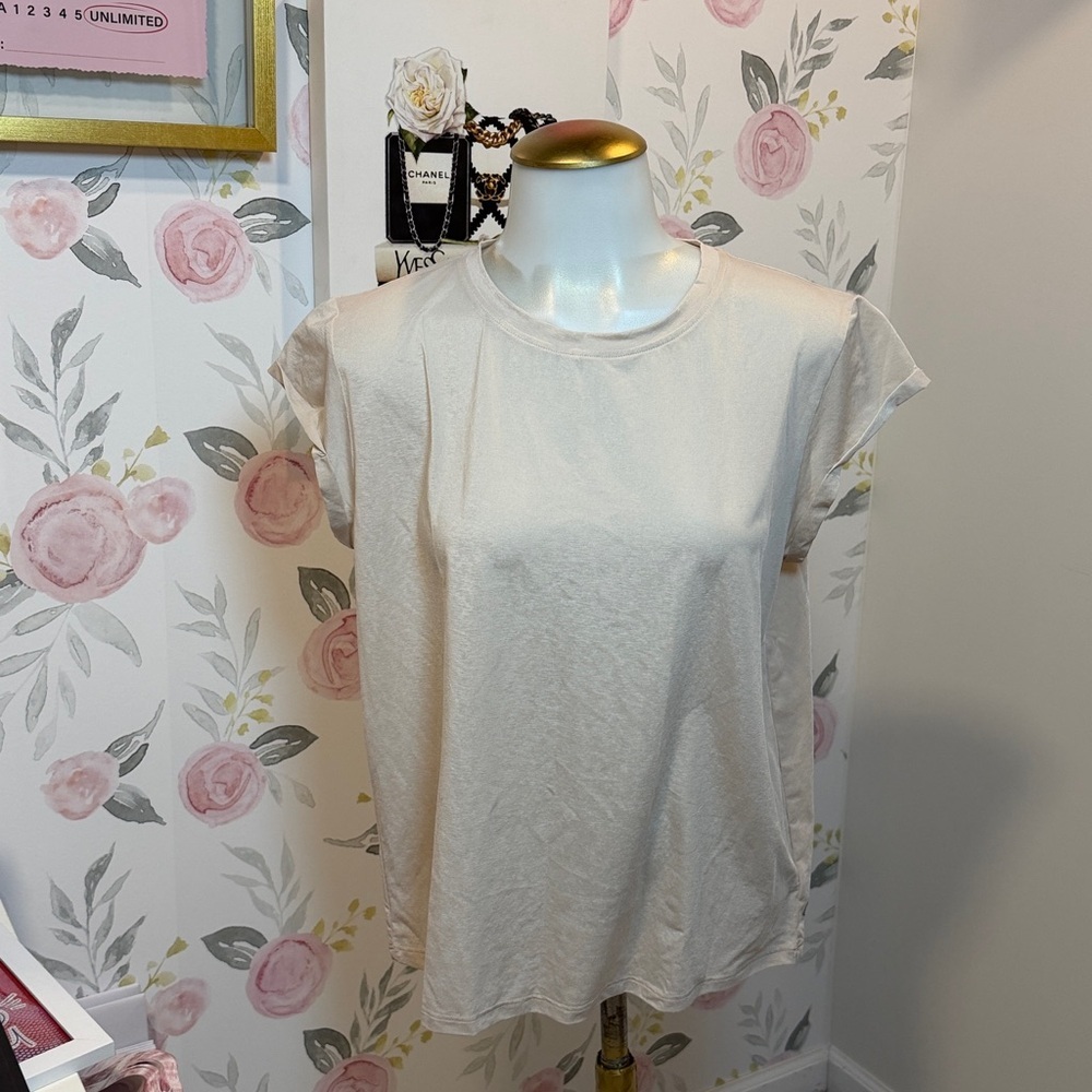 ZYIA Silk Pearl/Cream Elegant Women's Short Sleeve Top